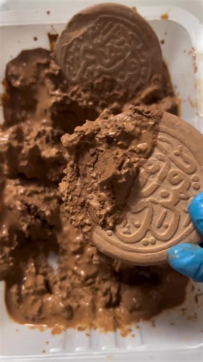 Marta riva Clay eating crunch ASMR #foryoupage #crunchvoice #crunchvideo #softcrunch #viral