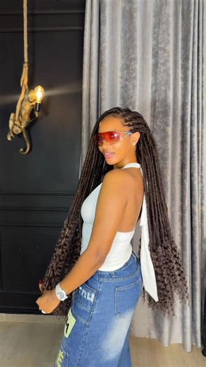 Sheela Locs: A Month of Loving This Hairstyle