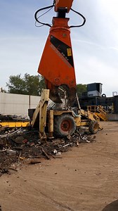 Shearcore Fortress FS-95 shears supplied by Blue Group on a Doosan DX520LC supplied by Lloyd ltd cutting up an old JCB backhoe. You can read the story in the latest issue of the magazine. Link at top of page | Awesome Earthmovers