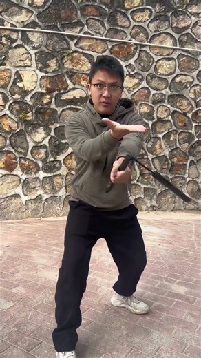 How to get started with Nunchuck with zero basic knowledge. Nunchaku Nunchaku teaches Bruce Lee