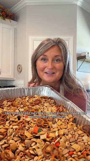 Viral Sweet Autumn Chex Mix Recipe | Fall Snack Mix