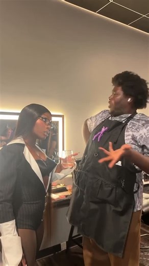 Everything Doechii 🐊 on Instagram: "Doechii & her hairstylist Matthew used Joseline Hernandez sound — Via tiktok #LiveFromTheSwampTour 🐊"