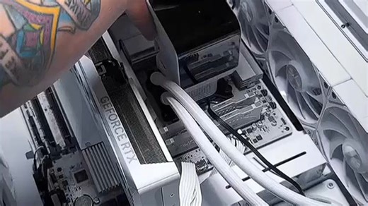 支持4种角度调节，随时旋转，玩法多到停不下来~