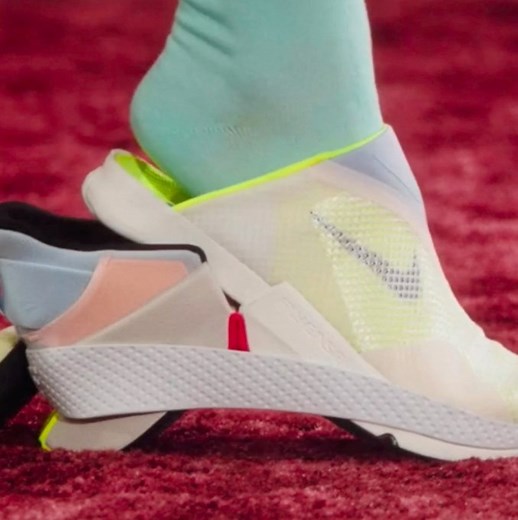 336K views · 627 reactions | These hands-free shoes are groundbreaking  Check out more trending stories on ITK: https://bit.ly/39pSMAR | In The Know | Facebook