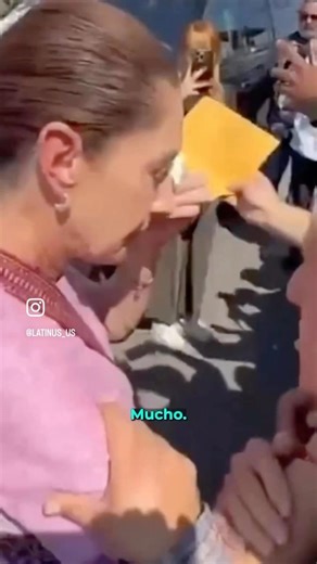 DANGEROUS FOLDER ATTACKED CLAUDIA, THAT'S HOW EFFICIENT HER TEAM IS #shorts #viralshorts