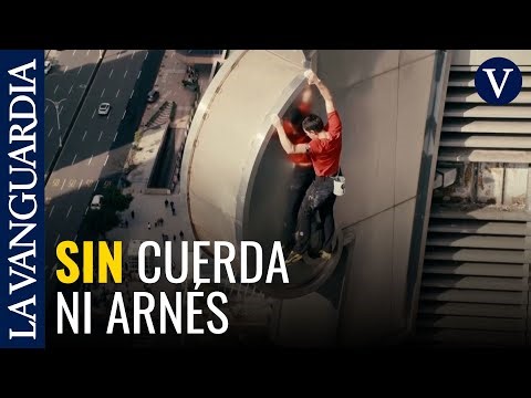 Alex Honnold hace historia al escalar con éxito el rascacielos 'Taipei 101' de Taiwán