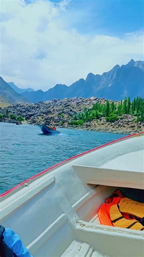Skardu’s Most Beautiful Boating Spot 😲 #egzonibrahimi #skardu #nature #travel #baltistan
