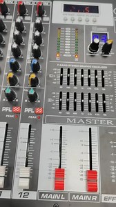 This is a amazing mixer console with amplifier that can power dual 15inch speakers | Amplifier & Mixer & Microphone