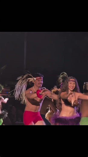 Energetic Hawaiian Luau Dance Performance in Maui 😍 Traditional Hula Vibes! #asmr