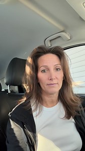 Everyone knows that inflatable decorations are not as good as regular ones. They look amazing at night but they are all dead on your lawn during the day. It’s not that I don’t like to look at them but there is a clear winner here. #christmasdecorations #Christmas #inflatables #everyoneknows | Karen Gottshall