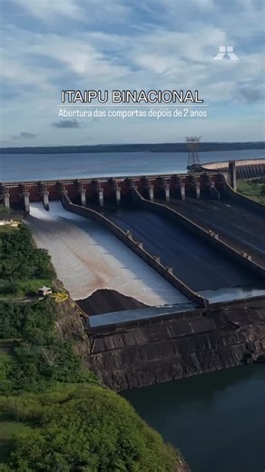 Turismo no Sul ® - RS SC PR on Instagram: "Um evento raro na fronteira 🇧🇷🇵🇾 Esse ano, mais especificamente no dia 09 de Novembro, a Usina Hidrelétrica de Itaipu, a Itaipu Binacional abriu as comportas. Foram exatos 696 dias de comportas fechadas até a abertura nesse fim de 2025! A última vez que as comportas tinham sido abertas foi em dezembro de 2023. A abertura das comportas de Itaipu é um evento para controlar o nível do reservatório devido ao excesso de chuvas e traz imagens impressionan