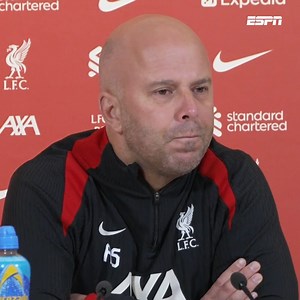 Arne Slot reageert op schorsing 🗣️ "Dit is eigenlijk een light-versie van de schorsing die trainers in Nederland krijgen" 👀 | ESPN NL