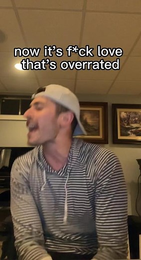 IM STRUTTIN MY STUFF