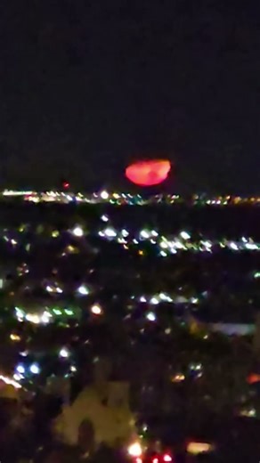🌕 #shorts 🔥 The Red #Moon 🔴 Appeared Tonight…
