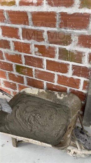 Mason discovered the best method to roughcast a wall #NorthCarolinaDIY #SmartSolution #protrick