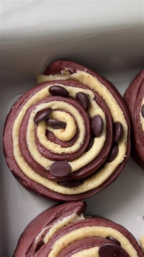 Chocolate cookie dough rolls are the perfect midday treat. They’re gooey and perfect and everything my dreams are made of. Enjoy 🍫🍪✨ Sub*scribe for this recipe and many others. Subscriptions are the same across all platforms