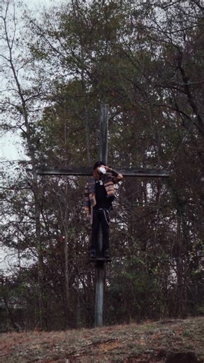 Lil Gnar on Instagram: "prayer ft. 2 chainz visual out now on yt ✞"