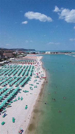 Spiaggia Fano: Scopri il Paradiso delle Marche