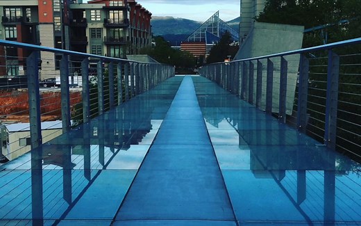 Go 与 Elixir/Erlang 理解Concurrency设计理念的区别 英文字幕 Anna Neyzburg Go vs. Elixir