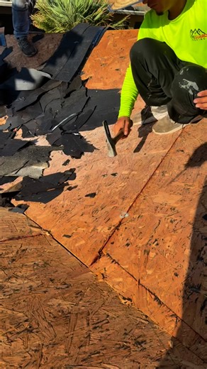  Over 100 squares of GAF Timberline® Weatherwood installed! ✨ We upgraded to TimberTex® hip & ridge for that bold finish + a double-layer, impact-resistant system built tough against hail. ️️ When it comes to protecting your home, we don’t just roof it—we armor it. ⚡ Weather the storm in style. ️ #RoofRunners #constructionhouston #contractor #contractorlife #buildinghouston #houstonconstruction #houstoncontractors | Roof Runners LLC | Facebook