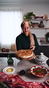 69K views · 1.2K reactions | Ramadan Mubarak ❤️ Hela fastemånaden ramadan kommer jag att dela med mig klipp med recept som passar perfekt till ramadan men även för dig som inte fastar. Klippen kommer även innehålla lite information om ramadan. Här kommer första klippet med turkisk Ramazan Pidesi och dagens fråga från mig är ”Vad betyder ramadan för dig?”﫶 https://zeinaskitchen.se/ramazan-pidesi/ | Zeinas Kitchen | Facebook