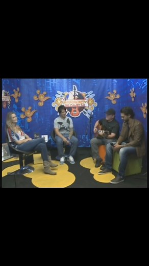 498K views · 18K reactions | “Diz pra sua amiga que meu estado é grave... que corro perigo.”  Amado Batista ao vivo no TV Garagem do Faustão — um momento que marcou época! ✨ #ValeAPenaVerONovoDeNovo #FaClubeAmadoBatistaNet #AmadoBatista #RedeGlobo #TVGaragemDoFaustão #Hey #DomingãoDoFaustão | Fã Clube Amado Batista .net | Facebook