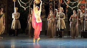 La Bayadere - Polina Semionova - Staatsballett Berlin | Ballet & Dance Style Photo Gallery