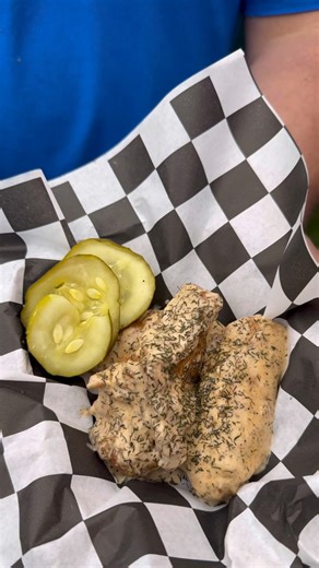 Quad State Pickle Fest 2024 (Main Event) trying The Chicken Wingboys Dill Pickle Wings! #picklereview #picklefestival | The Pickled Guy