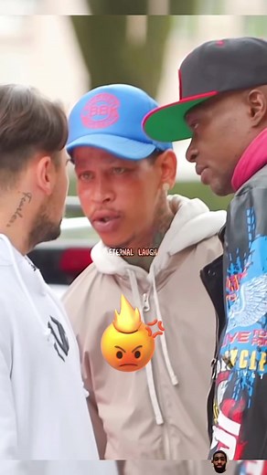 FAKE G@NG SIGN PRANK #topnotch #prank ​⁠#pranks #eternallaugh #eternallaughh #funny #funnyvideos #funnyvideo #gang #gangprank #gangsta #topnotchidiots #laugh