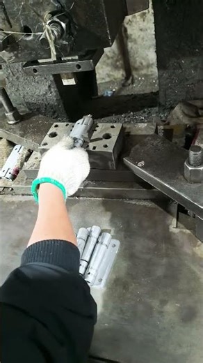 spring hinge #hardwares #hingemanufacturer #hingeproductionline #hinge #hingestampingmold #hinge