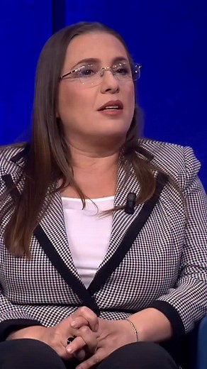 Telefoni si “kutia e Pandorës”,bisedat që “rrëzuan” Ballukun, Hoxha jep detajet e forta për SPAK #topstory #gridaduma #topchannel #politike #lajmiifundit | Top Story - Top Channel