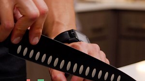 Kitchen technique: hold your knife correctly for safe chopping