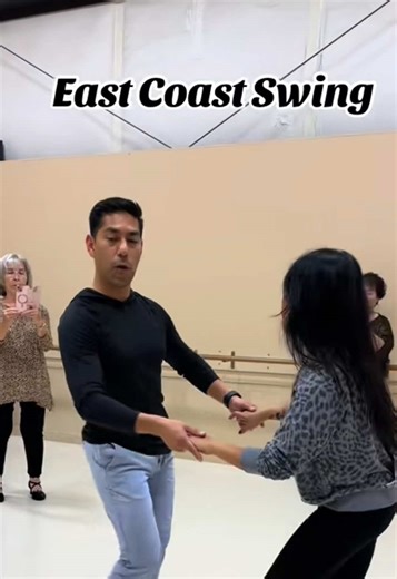 East Coast swing beginner combo #olivaresdance #dancetutorial #ballroomdancer #swingdance #eastcoastswing
