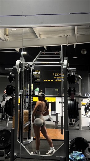 Building Arm Muscles at the Gym