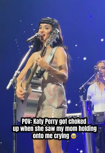 Katy Perry's Emotional Moment with My Mom at Concert