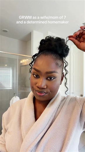 An easy messy bun updo for church #hair