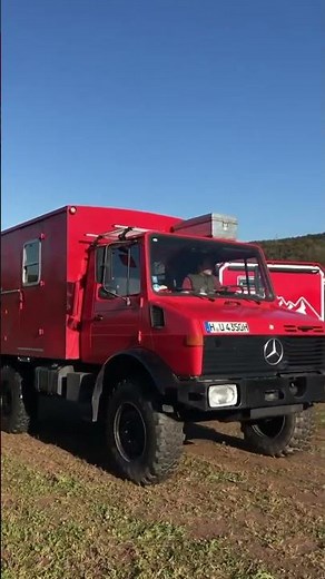 The Mercedes-Benz Unimog 1300 L 435 by Micha &Stephen called Elmo pulling a truck. 😍