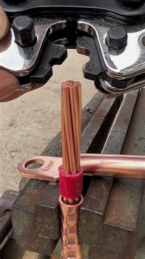 Using a spring-loaded machine to create serrations on copper bars for a clean bend #ironwelding