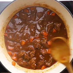 42K views · 165 reactions | Thick and Beefy Danish Goulash is a hearty family favorite, full of tender beef chunks in rich, dark gravy. Cozy comfort food never tasted so divine! https://www.favfamilyrecipes.com/danish-goulash/ | Favorite Family Recipes | Facebook