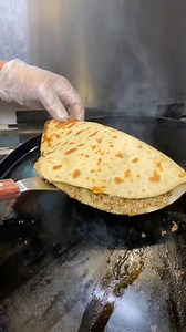 Manoush (Lebanese Flatbread) with Za’atar and Cheese 🤤🍞🧀 #manoush #zaatar #cheese #flatbread | Foody Fetish