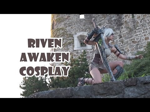 Riven Awaken Cosplay from League of Legends