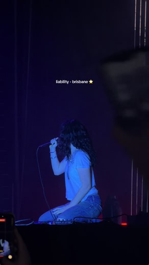 Experiencing Lorde Live: A Heavenly Concert Moment