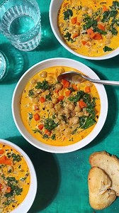 “Such a quick and easy soup to make that is absolutely bursting with flavor! Next time I make it I will definitely need to double the recipe because this was gone before it was done cooling! so so so yummy” 🍲 | Live Eat Learn