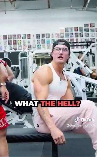 Effective Seated Rear Delt Raises for Sculpted Shoulders