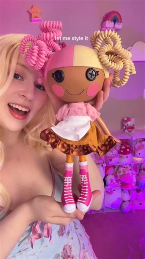 Mars on Instagram: "there's a new collector in LaLaLoopsy land! #childhoodmemories #lalaloopsydoll #lalaloopsy #nostalgia #childhoodtoys dolls lalaloopsycollector marsunderthestars"
