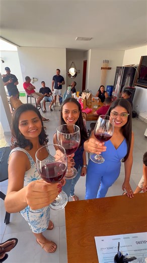 Master Imóveis on Instagram: "Porque por trás de cada venda, cada cliente atendido e cada sonho realizado… existem elas. 🙂💫 #MasterImóveis #TimeMaster #Bastidores #Confraternização #TrabalhoComPropósito #Imobiliária #Guanhães #SãoJoãoEvangelista #MulheresNoMercado #EquipeForte"