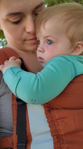 What are the "TICKS" of babywearing and why are they important? First- TICKS is an acronym to help you remember a few key things to keep baby safe while wearing. They are important regardless of the carrier type and especially important during the newborn stage where baby lacks head and neck control. ✔️T- Tight: You want your carrier to be snug enough to keep baby well supported and secure. But, you don't want them to be flattened into you. You never want baby to be slumped in the carrier. ✔️I- 