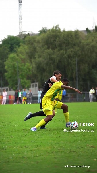 FC Nantes U19 Football Skills Showcase