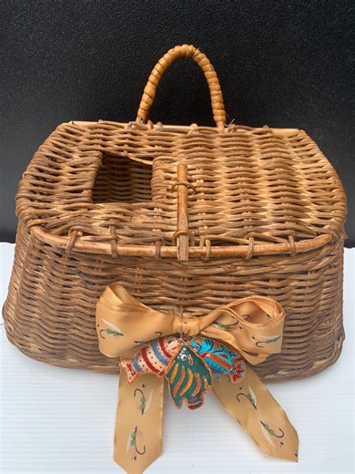 Vintage Fishing Creel Basket Bow Fish Dangles - Etsy