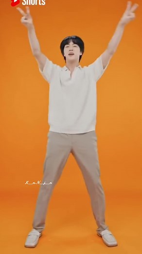 ဝင်ူမျိုးထက်ရဲ့မိန်းမလေး သည် TikTok ပေါ်တွင် ရှိသည်